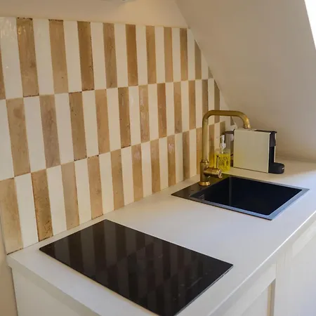 Compact Modern * Nice